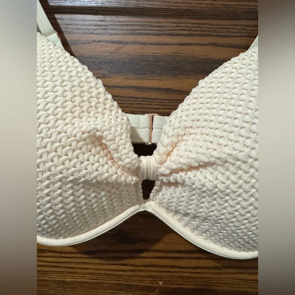 Shade & Shore 38DD bra textured cream fabric